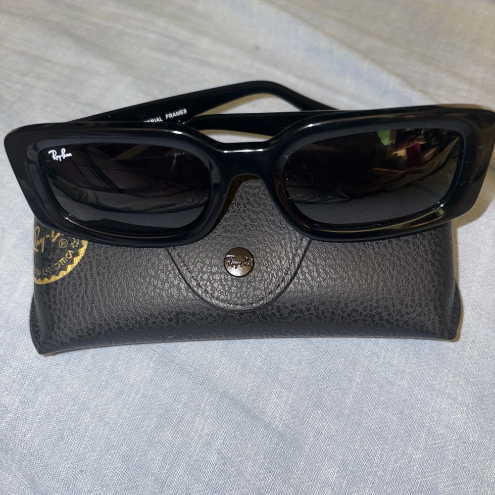 Ray-Ban Glossy Black Rectangular Sunglasses